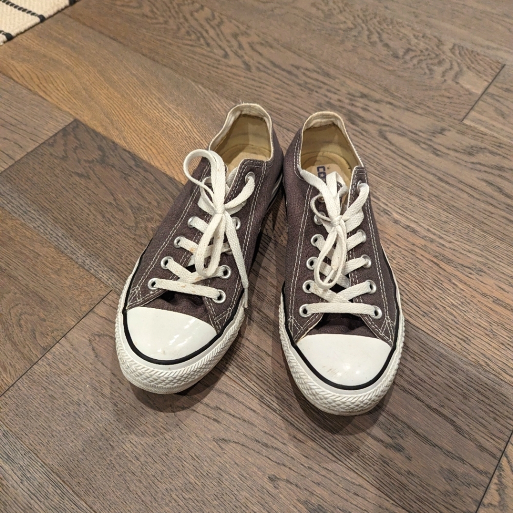 Converse Chuck Taylor all stars classic size 6 grey